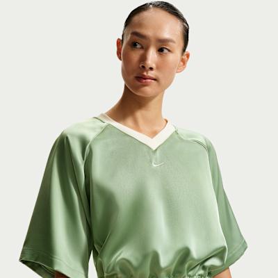 Nike T Shirts Women s Green V Neck Moderate S