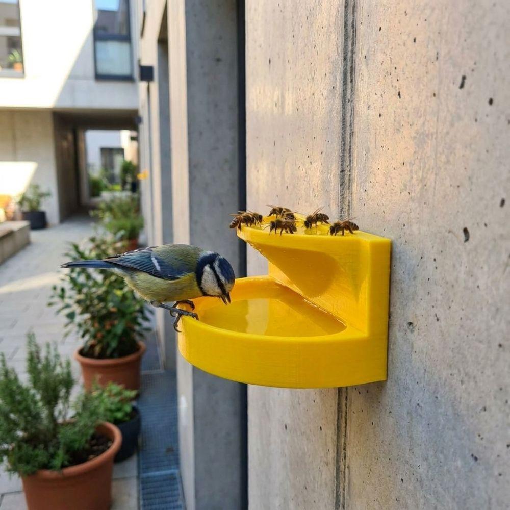 Wall Mounted Insect Feeding Station Plastic Weather-Resistant Bird Bath Water Dispenser 3D Printed Anti‑Drowning
