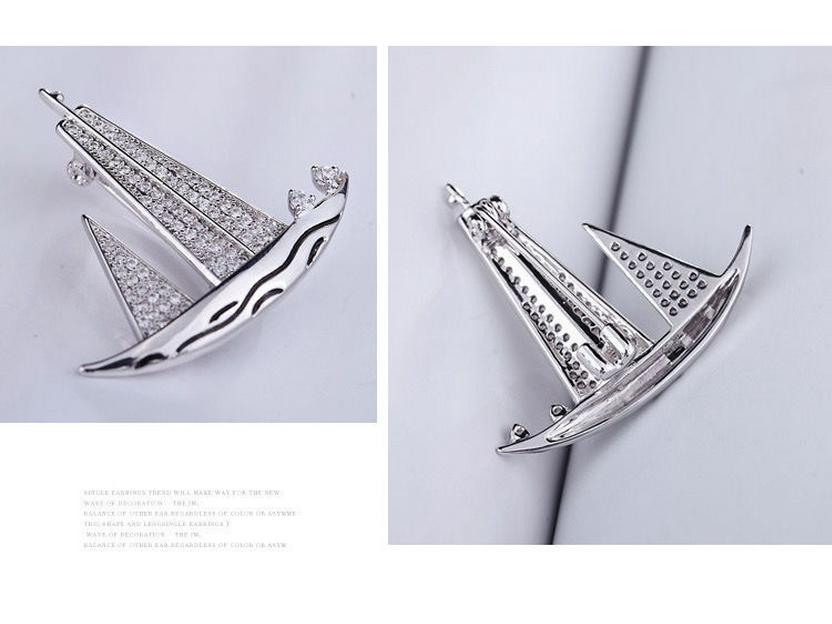 Men's Smooth Sailing Sailboat Zircon Brooch: Elegant Suit Jacket Pin Accessory