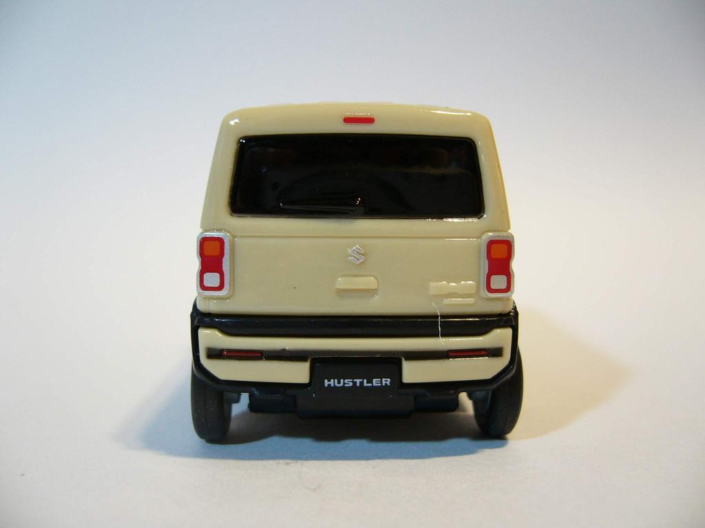 SUZUKI New Hustler Car Diecast Model Car Color Sample Chiffon Ivory Metallic Pull-Back