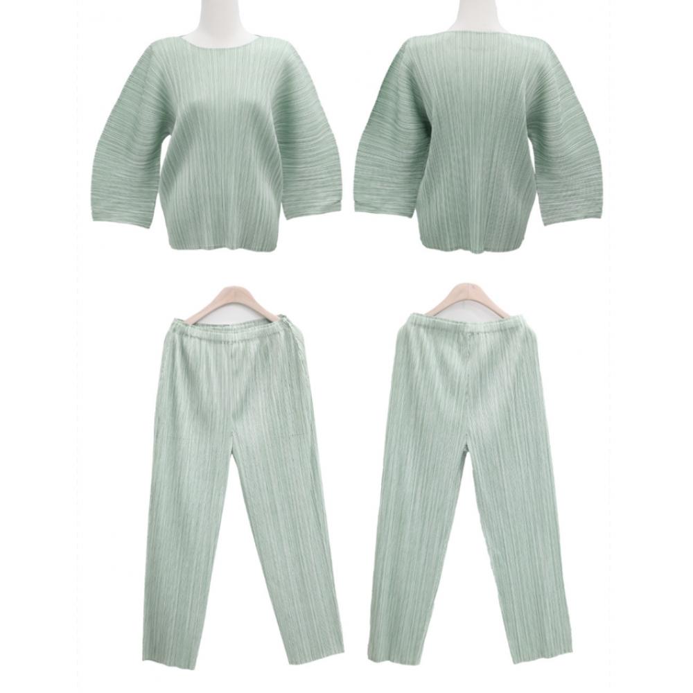 Shiz Madam Two Tone Pleated Gaurie Top And Bottom Set