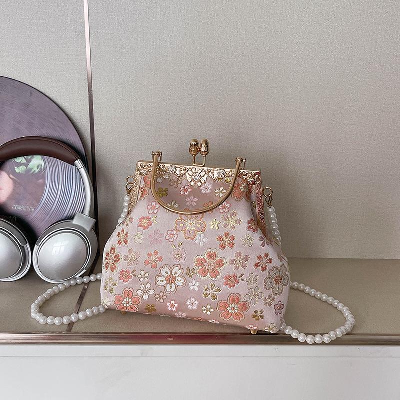 2026 Embroidered Clasp Shell Bag: Niche Design Evening Chain Shoulder & Crossbody Bag for Women