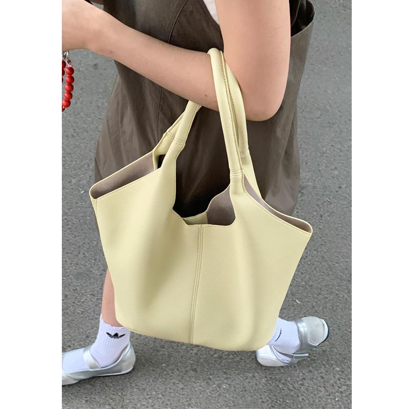 Korean Version of Large-capacity Underarm Bag Women's Bag 2025 New Summer Vegetable Basket Bag Soft Surface Simple Shoulder Tote Bag