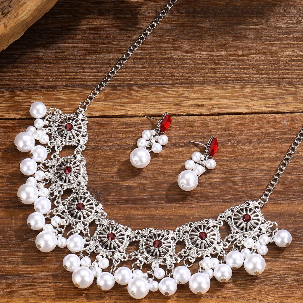 Woman Vintage Hollow Jewelry Sets Simulated Pearl Tassel Necklace Earrings