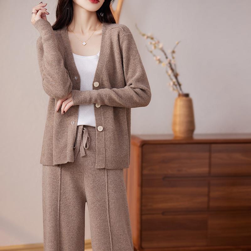 2023 Fashion Plus Size Wide-Leg Pants & Long Sleeve Wool Cardigan Set for Spring & Autumn