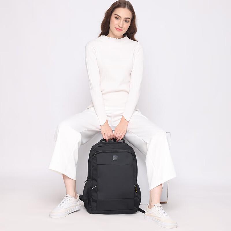 TRAVEL BLUE Traveler Series Lightweight Backpack