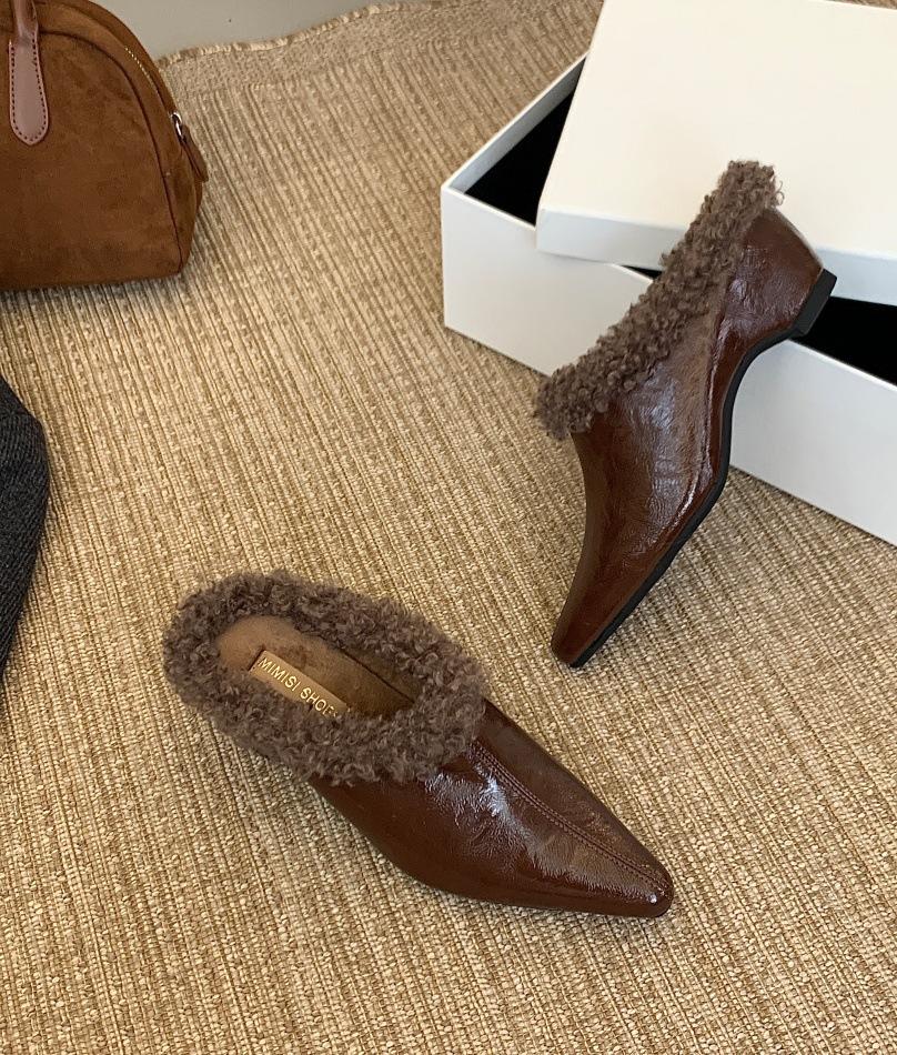 High heel deep mouth pointed hair shoes women's 2025 winter plush thick heel single shoes tide