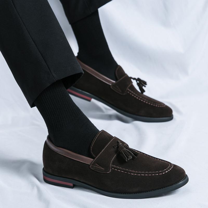 High Quality Men's Cow Suede Comfortable Loafers Spring /Autumn Fashion Brand Men's Pointed Soft Sole Tassel Party Dance Shoes
