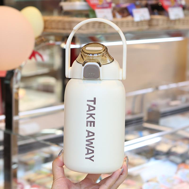 850ml Edelstahl-Isolier-Sportkessel mit großem Fassungsvermögen und Strohhalm