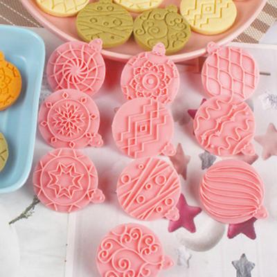 10Pcs/Set Christmas Ball Cookie Cutter Mold Food Grade PP Dishwasher Safe Press DIY 3D Fondant Cookie Maker Mould Kitchen Baking Tools