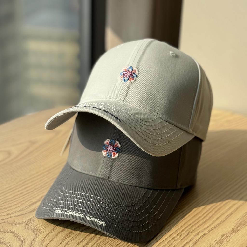 Koreanischer Baseballhut mit steifer Krempe für Damen und Herren, lässiger vielseitiger Hut mit dreidimensional gestickten Blumen, Sonnenschutz, Gesichtsformend,