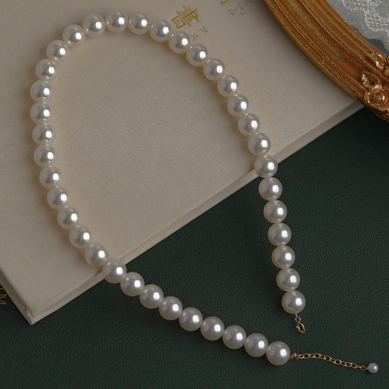 2023 Women's Light Luxury Pearl Clavicle Choker Necklace - Elegant Foreign Style