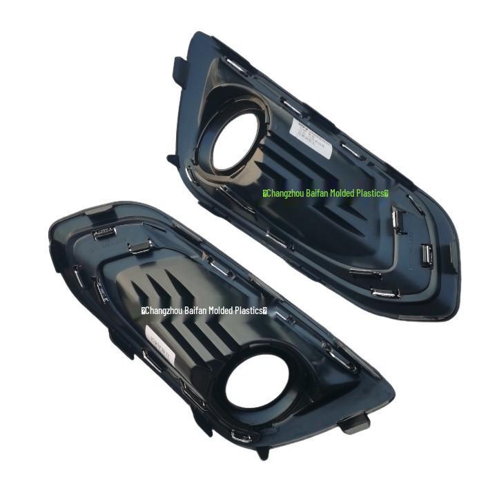 Fog Light Bezels for 2015-2018 High-End Ford Focus Models, Bright Finish, Part Numbers ED8BR19953A/ED8BR19952A.