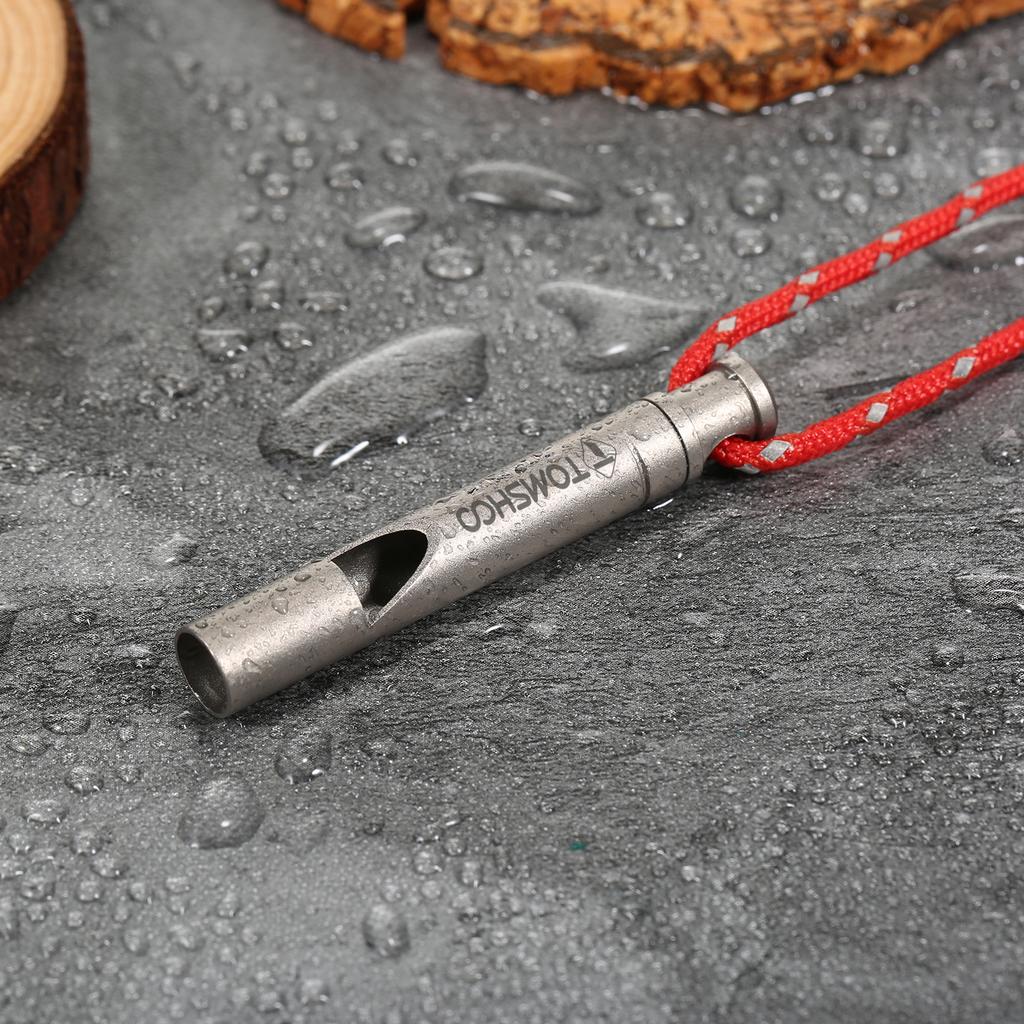 TOMSHOO Titan-Notpfeife mit Lanyard für Outdoor-Überleben, Camping, Wandern, Erkundung, Notpfeife
