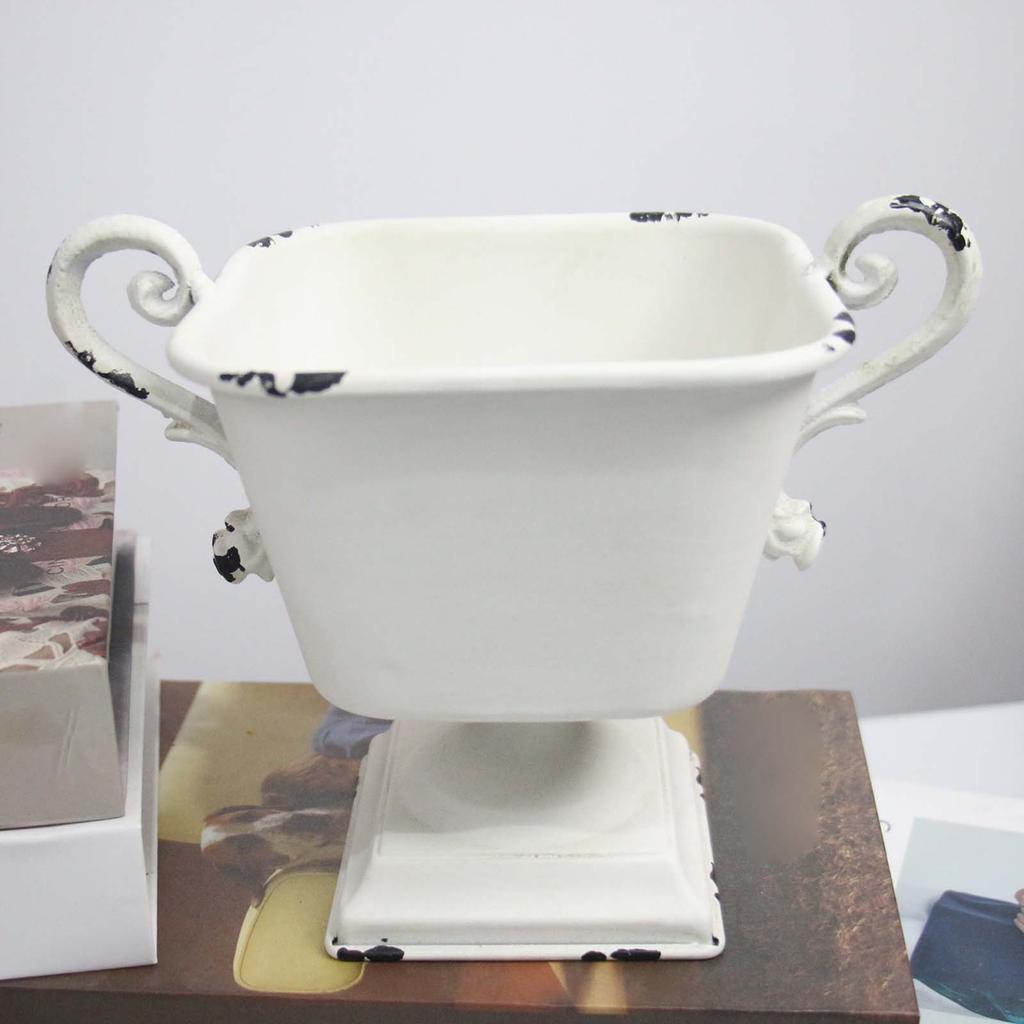 Retro Metal Flower Pot , Iron Vase, Flowerpot for Home Decor, Garden Flower Vase, Rustic Farmhouse Iron Art Planter