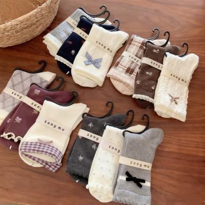 Chaussettes sans os, Chaussettes mi-mollet pour femmes, Chaussettes rétro à nœud en pile pour filles d'automne et d'hiver, Chaussettes pour femmes