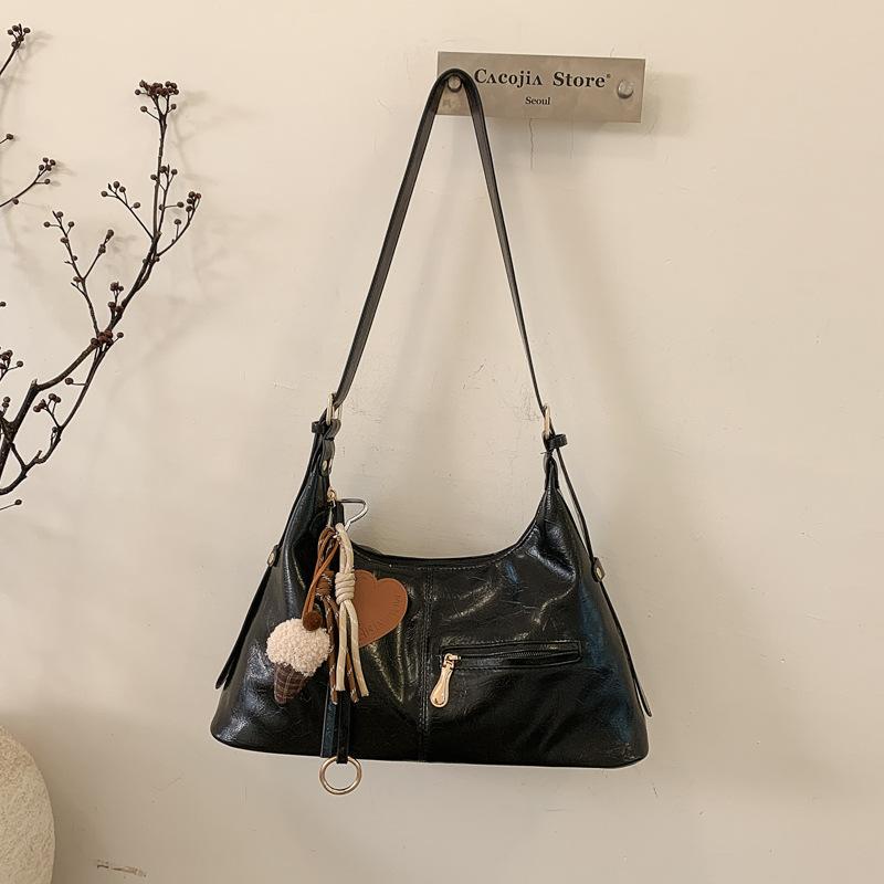 Trend messenger bag women's autumn fashion niche commuter shoulder bag high value retro underarm bag