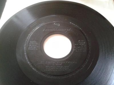 7inch Record ANNIE LENNOX  Little Bird 74321128837 RCA 1992 UK Dance  Electronica Used