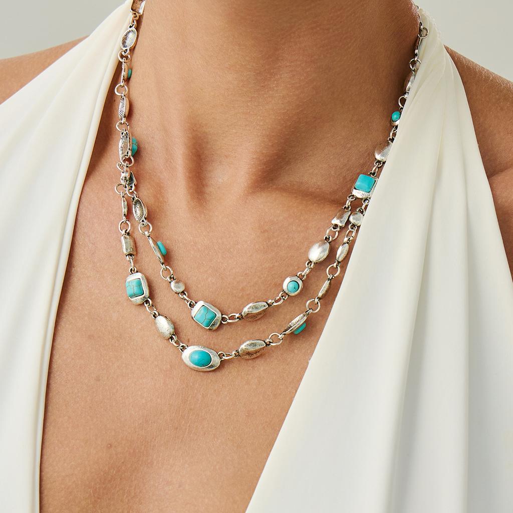 Light Luxury Colored Acrylic Diamond Necklace Women, Fashionable Imitation Turquoise Metal Collarbone Chain Necklace