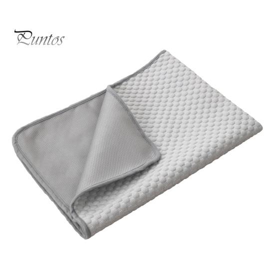 

Самоохлаждающийся ледяной коврик для домашних животных. Мягкий моющийся коврик для собак с 3D-массажными выступами. Легко чистится, устойчив к царапинам. Летнее охлаждающее одеяло для больших собак. S серый