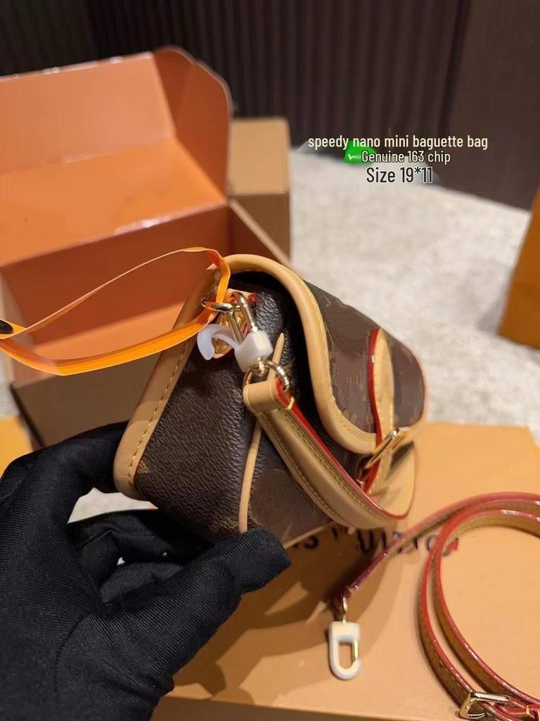 Guangzhou Hochwertige Nano Diane Mini Baguette Klassische Monogramm Schulter- und Crossbody-Tasche