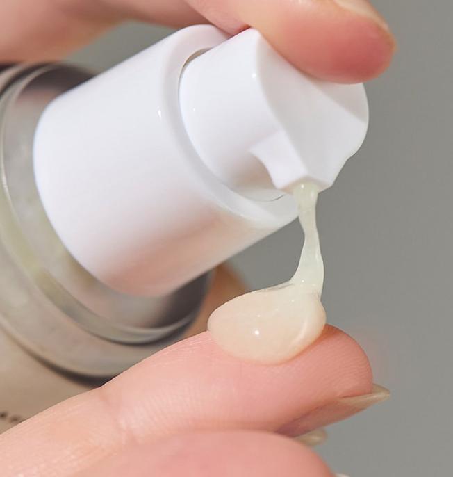 Siero Solare Yuja Ricco di Vitamine per Illuminare e Protezione UV Potente