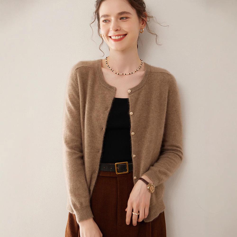 Autumn-Winter Cashmere Knit Cardigan: Women's Long Sleeve Loose Fit, Warm & Versatile Sweater.