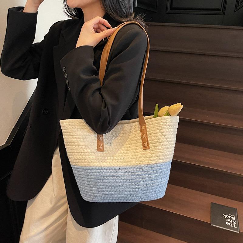 Seaside Vacation Woven Bag Women's Summer New Large-capacity Commuter Tote Bag Shoulder Beach Bag