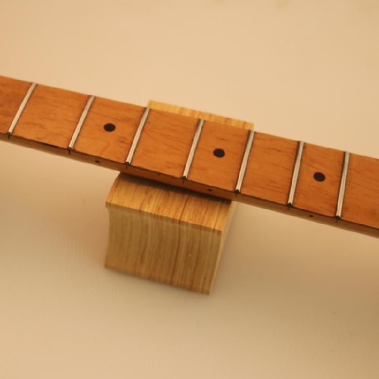 2 Benutzungshöhen Gitarrenhals-Stütze Stützschwamm Geigenbauerwerkzeug für Gitarristen Geigenbauer