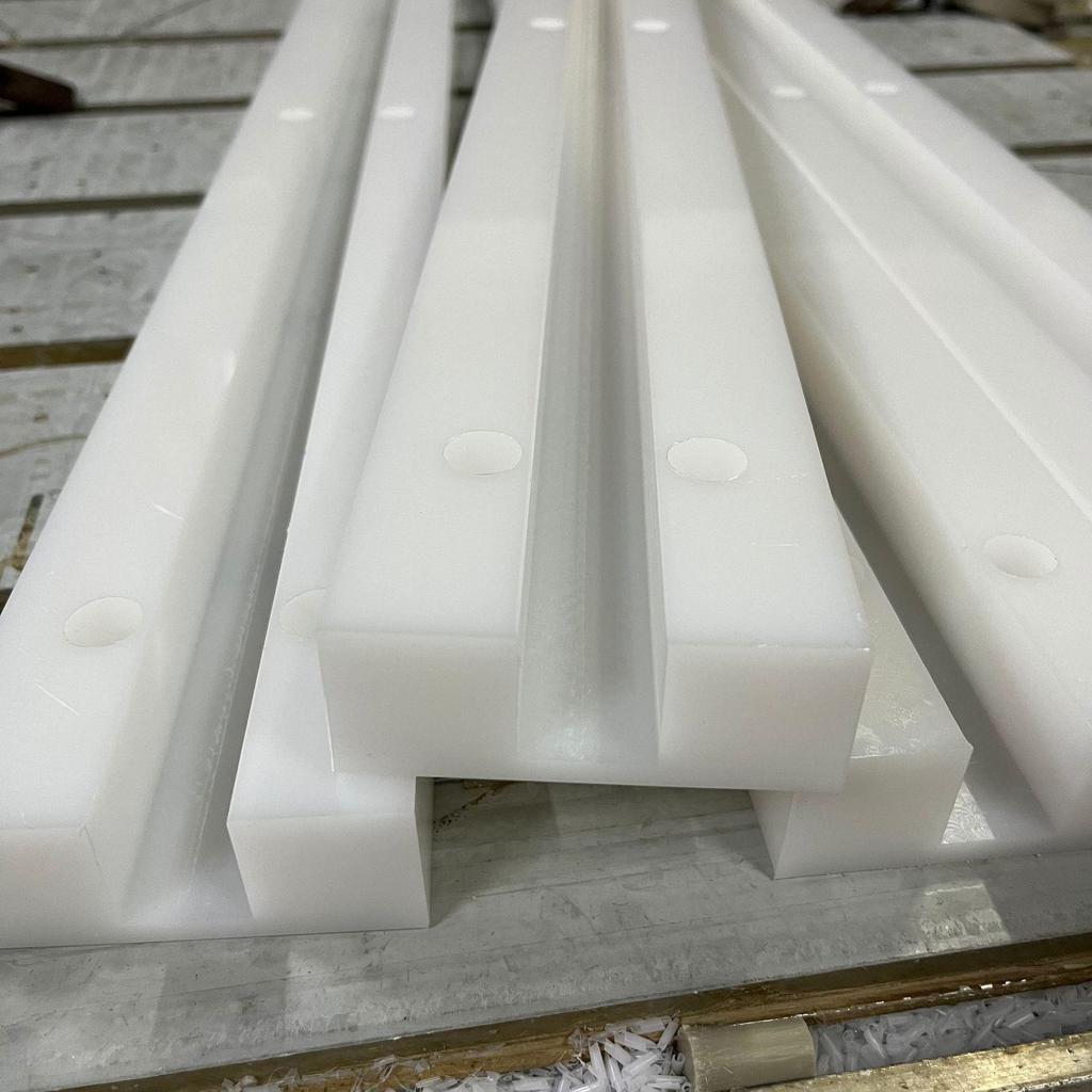 White & Black POM Square Anti-Collision Bar - Wear-Resistant Polyoxymethylene Strip for Processing