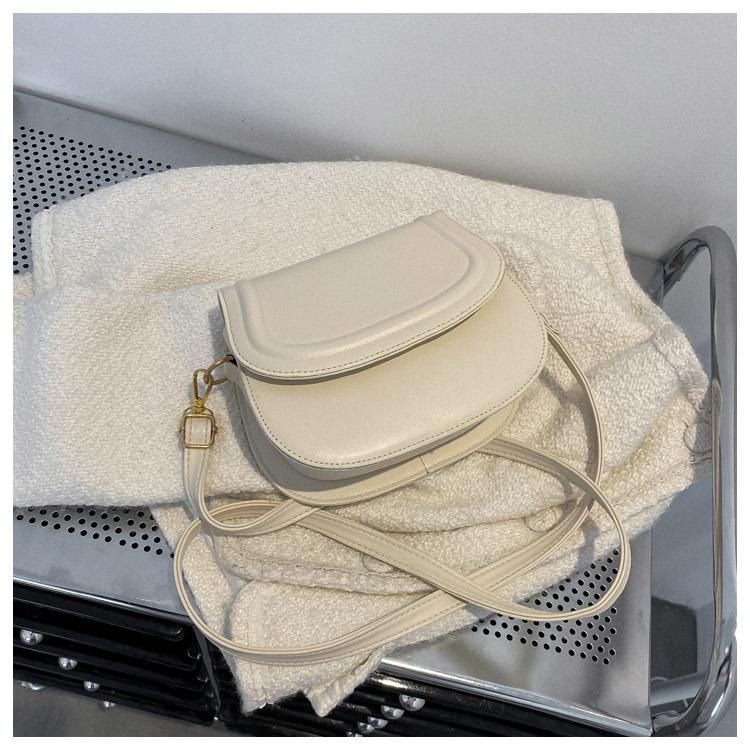 

Корейская версия простой модной повседневной сумки через плечо для девочек, женская зимняя новая текстура в стиле ретро в гонконгском стиле, маленькая квадратная сумка белый