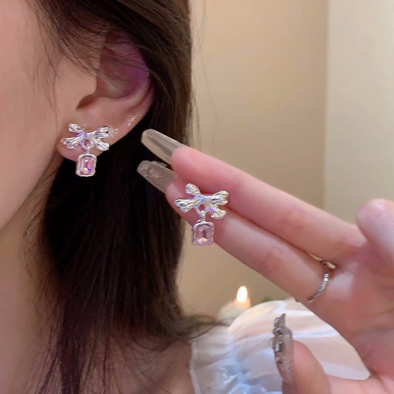 New Trendy Japanese and Korean Metal Square Diamond Bow Stud Earrings Women's Niche Design Cold Wind Fashion Light Luxury Earrings