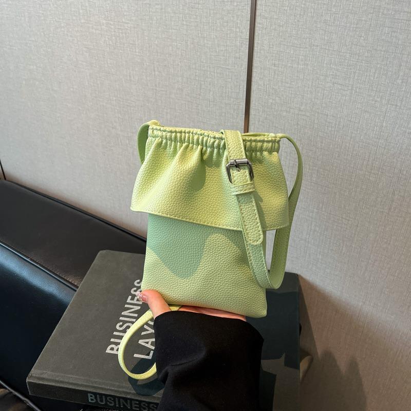 

Summer small bag women s new versatile messenger bucket bag popular mobile phone bag зелений