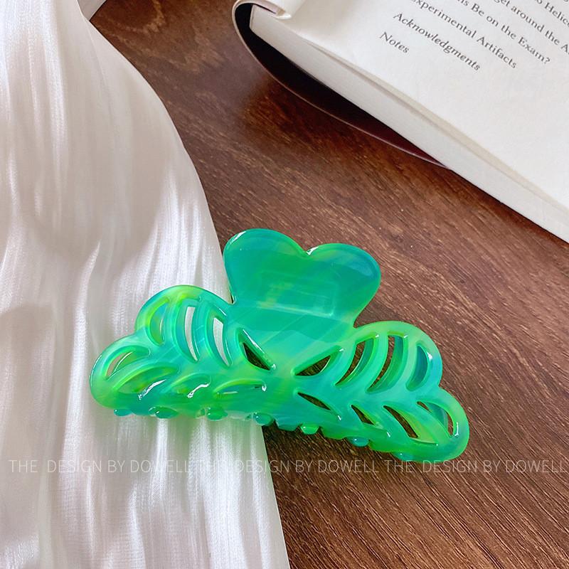 Chic And Stylish Acetate Hair Claw Clip Featuring Delicate Floral Designs For Women