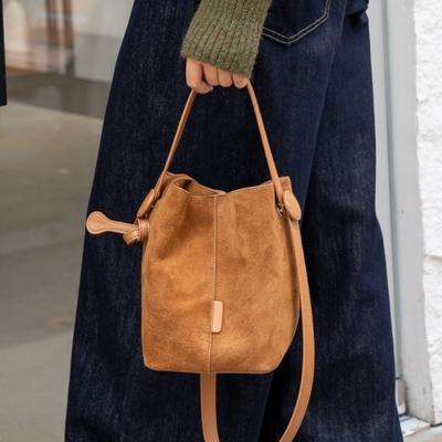A Trendy Genuine Leather Bag, A Casual Single-shoulder, Crossbody, Hand-held Bucket Bag
