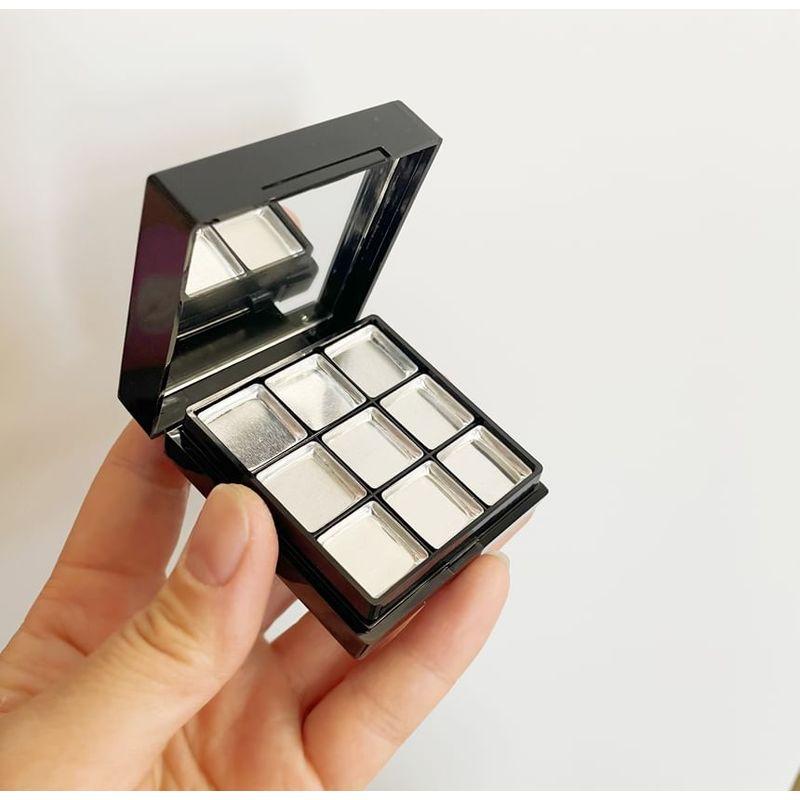 Miumi - Portable Divided Makeup Case with Brush