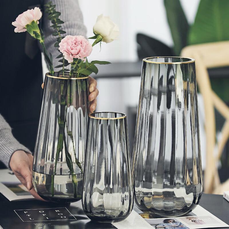 Ruijie Luxury Prismatic Glass Vase