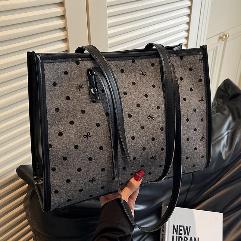 Large Capacity Bag New Korean Tote Bag Casual Women's Bag Shopping Bag Versatile Work Commuter Shoulder Bag