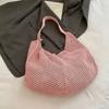 Hohle gewebte Einzelschultertasche Gestricktes Design Netzmaterial Tasche mit großem Fassungsvermögen Unifarbene Häkelmuster Gewebte Achseltasche