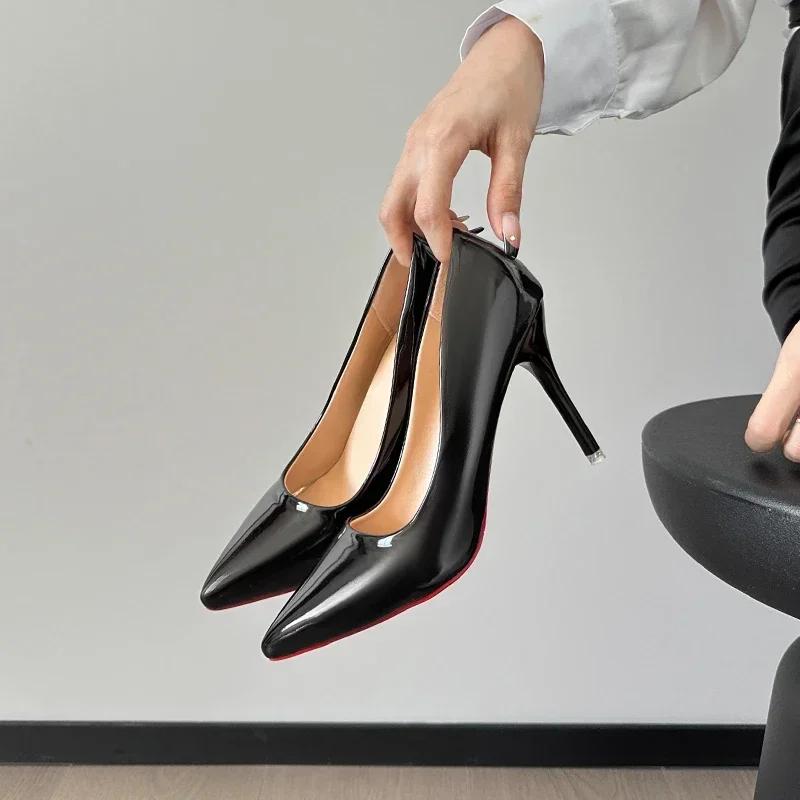 Disainer kevad-sügiskingad Lakknahast naiste kontsad Mood naiste pumbad tikk-kontsad Seksikad naiste kingad Punase tallaga peokingad