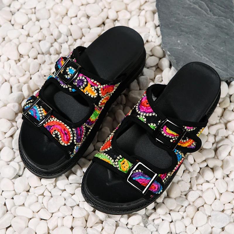 Fashion New Fashion Graffiti Platform Slippers Women Double Buckle Strap Flat Sandals Woman Summer 2025 Thick Sole Non Slip Beach Slides