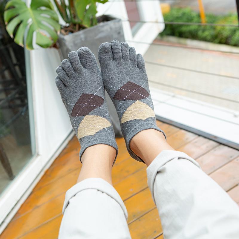 Men's Low-Cut Cotton Five-Toe Socks - Sweat-Absorbent and Breathable