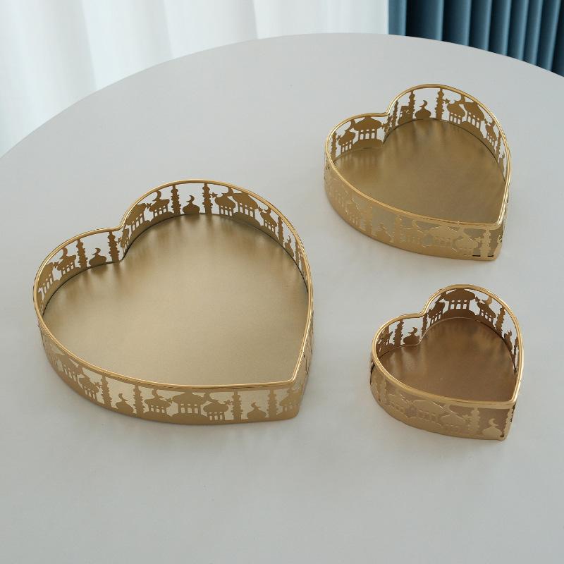 Star and Moon Heart-Shaped Wrought Iron Fruit Bowl Decorative Piece Creative Cake and Dessert Tray for Living Room Home Decor