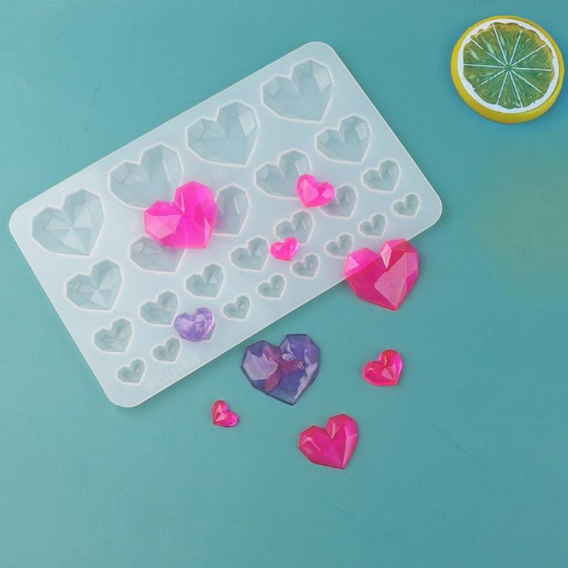 Diamonds Love Crystal Glue Drop Mold Heart Curtain Jewelry Keys Chain Pendant Ornaments Silicone Mold for Crafts