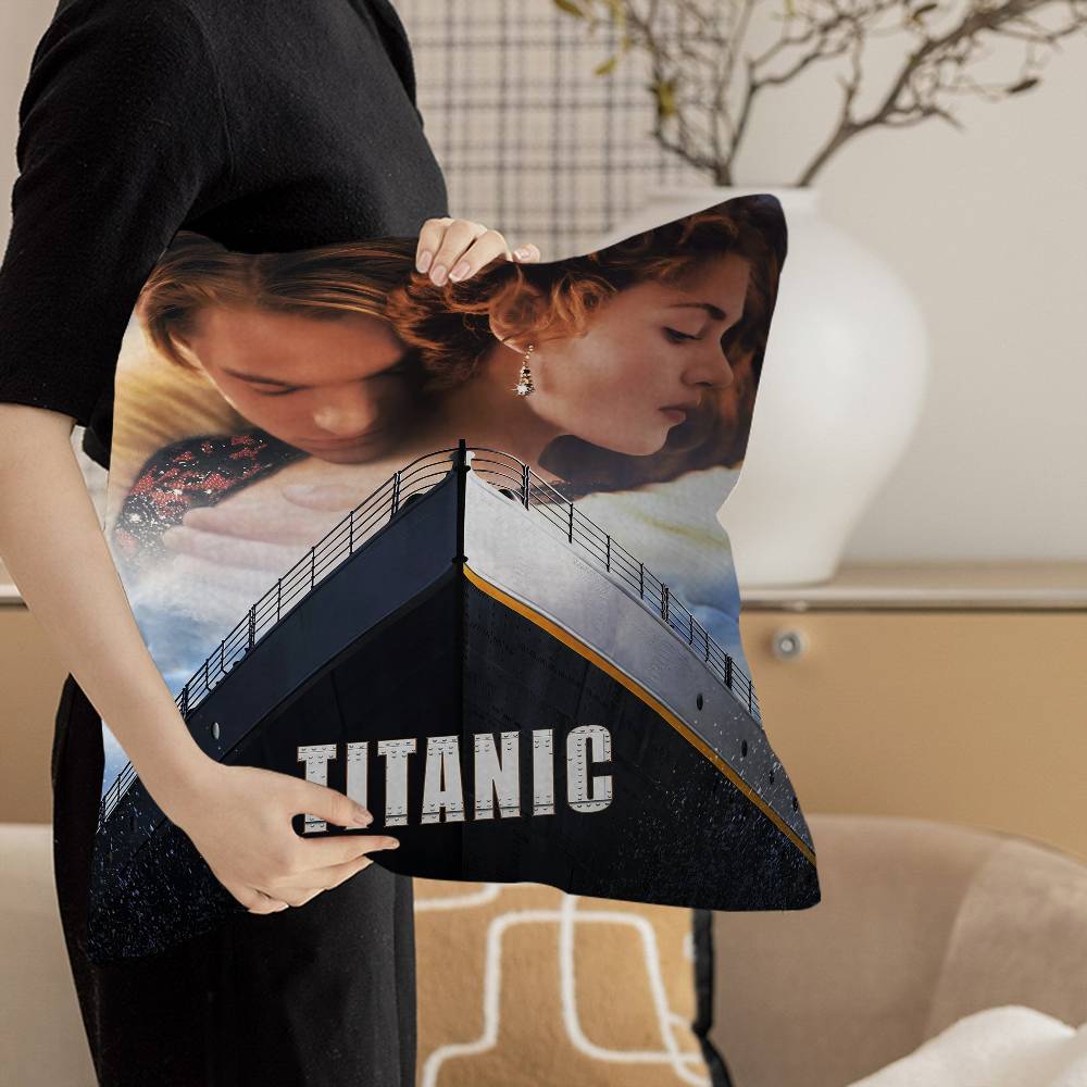 Titanic Movie Poster Classic Romantic Love Maple Design Cushion Cover Happy Autumn Harvest Decor Holiday Decorati Pillow Cover