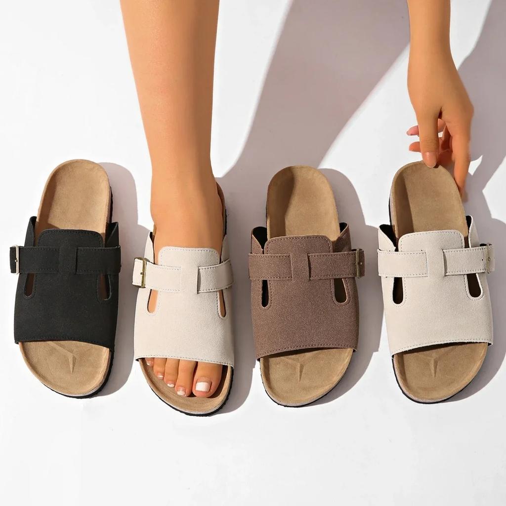 Fashion Women Slippers 2025 New Comfortable Flat Beach Sandals Metal Casual Home Designer Shoes Women Lightweight Slippers Slides Women
