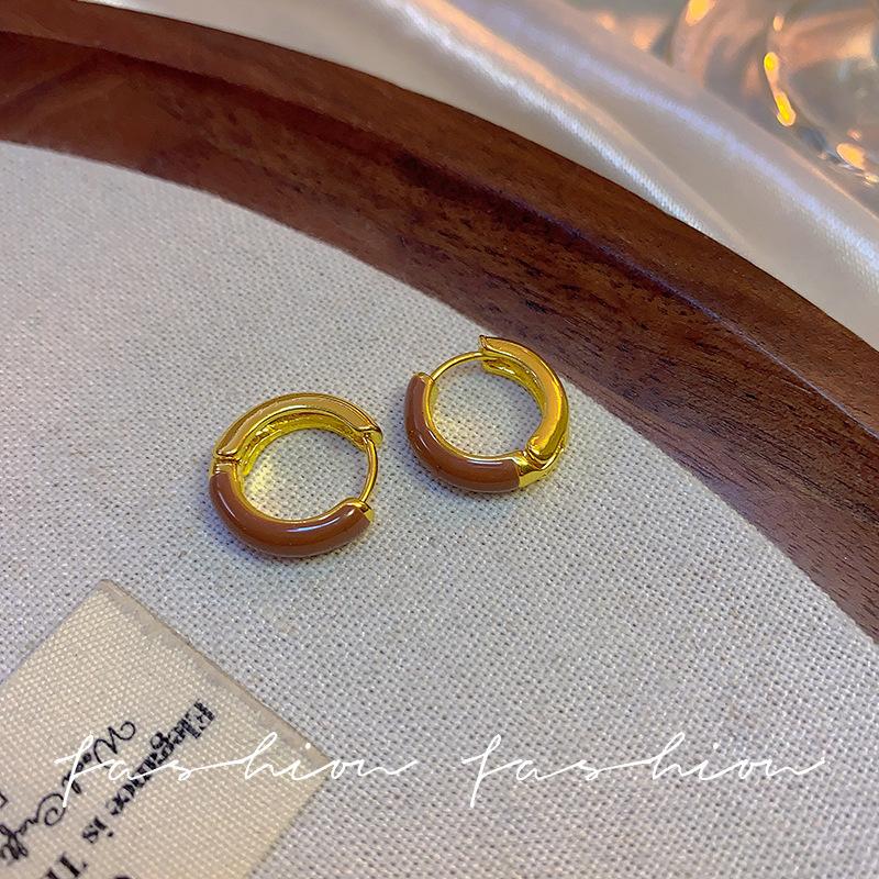 White drop glaze ring earrings light luxury niche ear buckle Hong Kong style unique earrings
