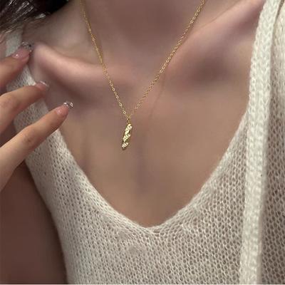 Niche Personality Baguette Pendant Necklace for Women's Style Light Luxury Diamond-inlaid Fashion Collarbone Chain
