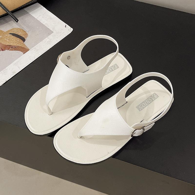 Light luxury and comfortable French retro flat-soled sandals, light summer new sandals, soft soles are not tired