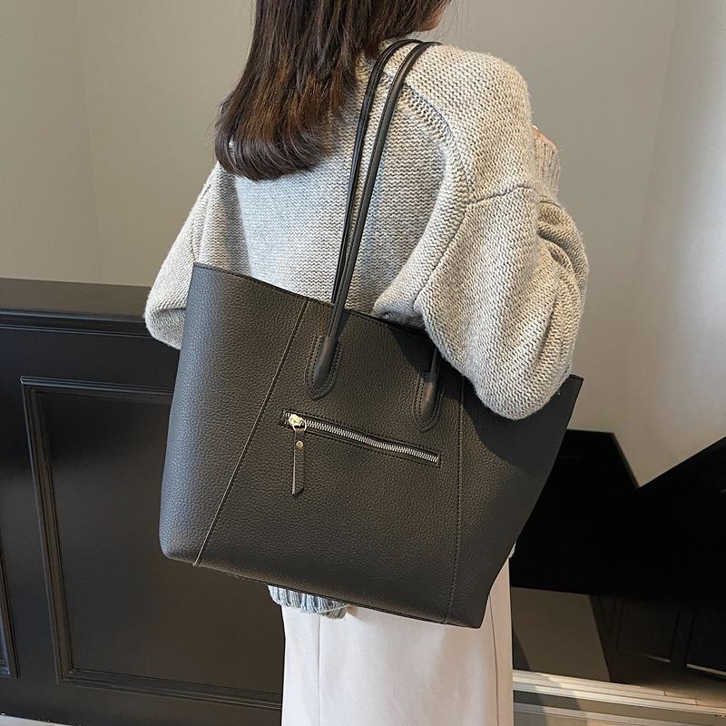 Simple and versatile bag women's large-capacity new autumn and winter casual shoulder bag popular commuter tote bag